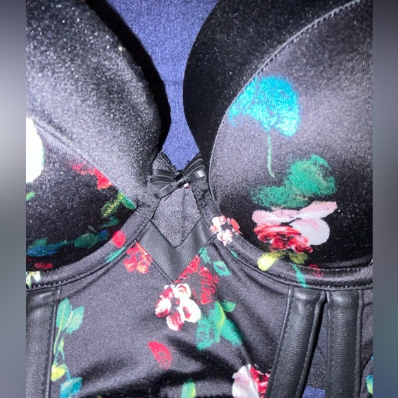 Victoria secret bra size 34B - Picture 3 of 7